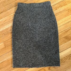 Banana Republic herringbone pencil skirt - size 4